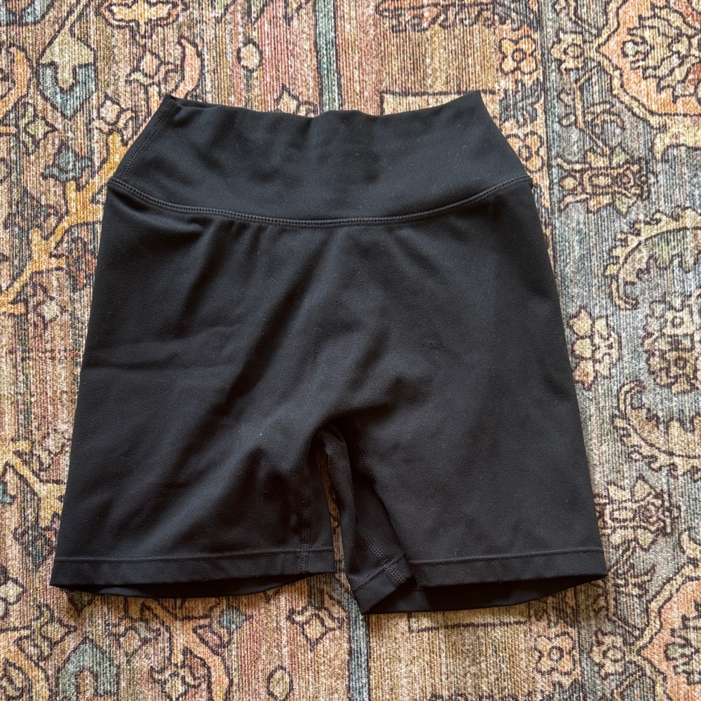 CSB Form Invisible Scrunch Short 5”